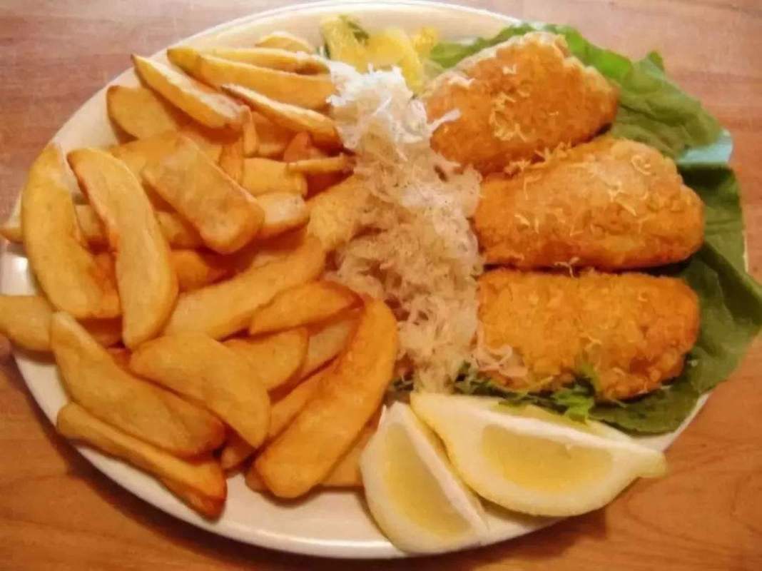 Fish and chips represent British cuisine - Think Recipe