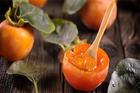 eat persimmons